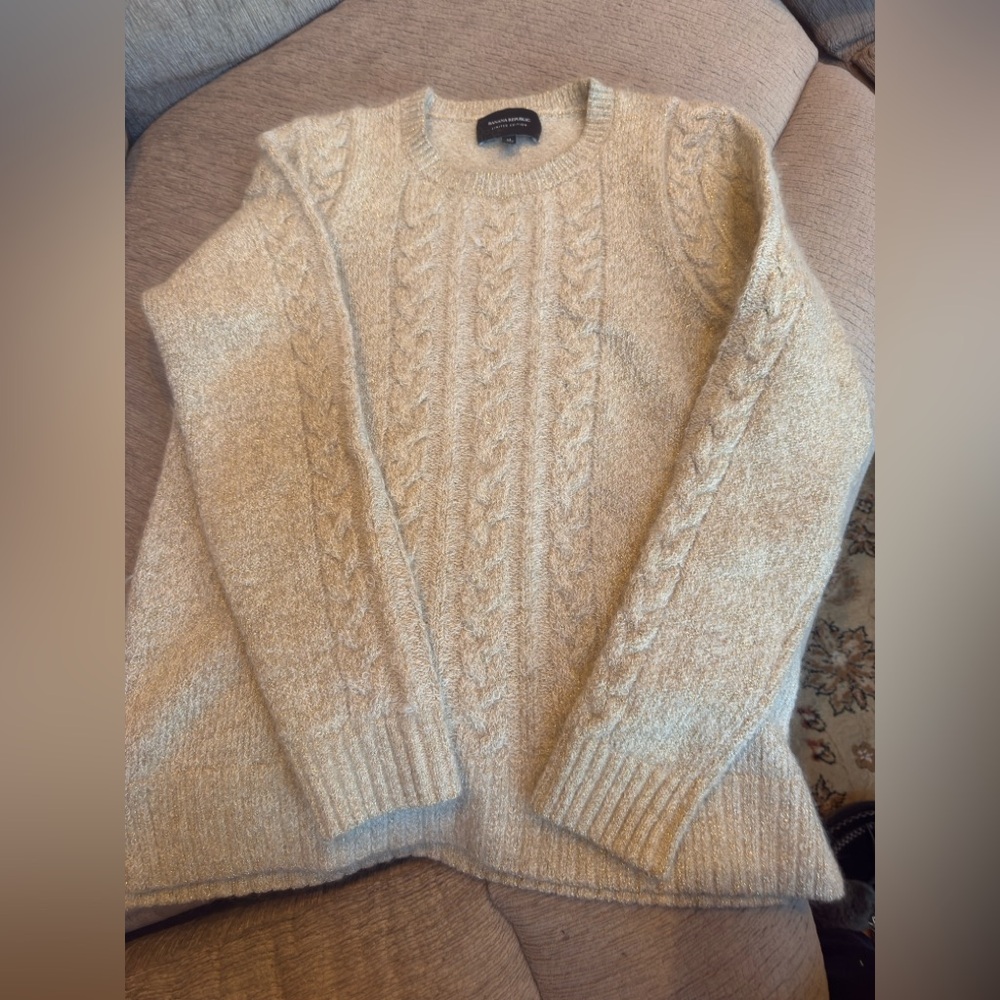 Banana Republic Limited Edition - size Medium Textured Cream Knit Sweater - NWOT